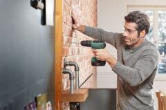 Bosch UniversalImpact 18 Çift Akülü Darbeli Delme Vidalama Makinesi (2 x 1,5Ah)